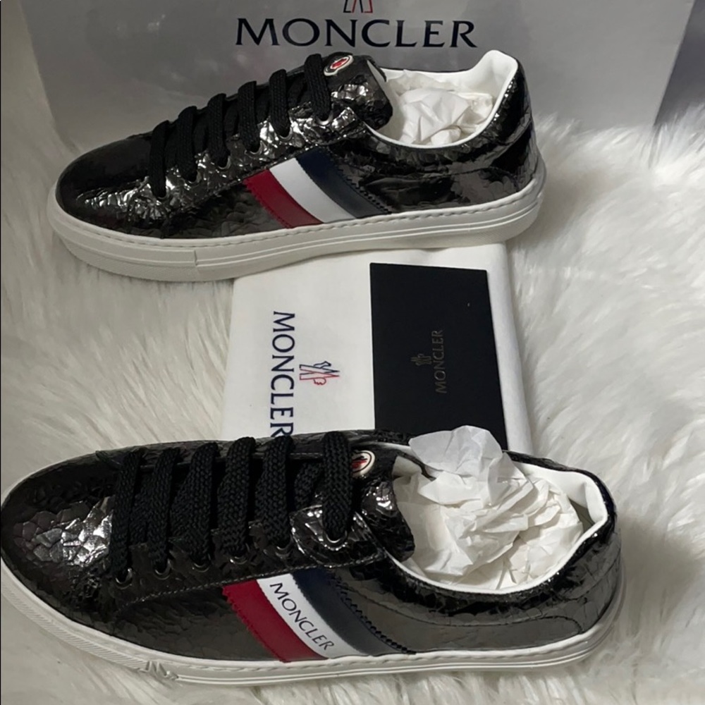 Moncler - Picture 2 of 8